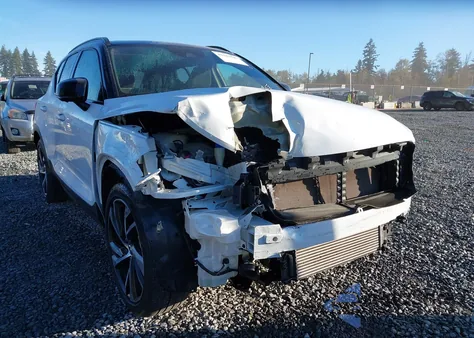 2021 Volvo Xc40 T5 R-Design из США, поврежденный, VIN YV4162UM2M2573047